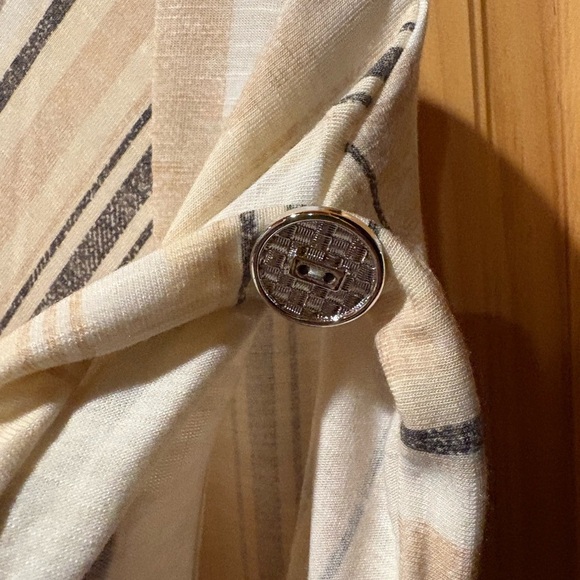 Vintage Rose brand top featuring a striped chevron pattern women’s size M NWT - Picture 5 of 9